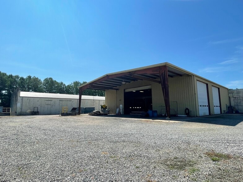 More Photos Of 3209 S Church St, Rocky Mount Warehouse For Lease