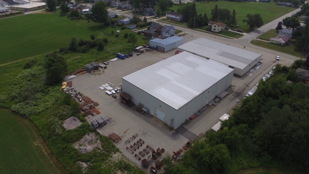 More Photos Of 420 W Main St, Coleman Industrial For Sale