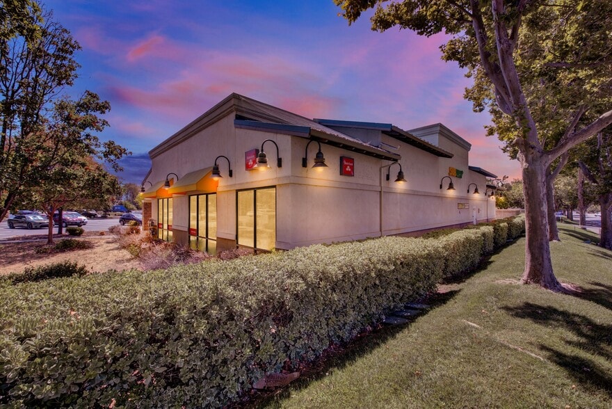 More Photos Of 3338 N Texas St, Fairfield Freestanding For Sale