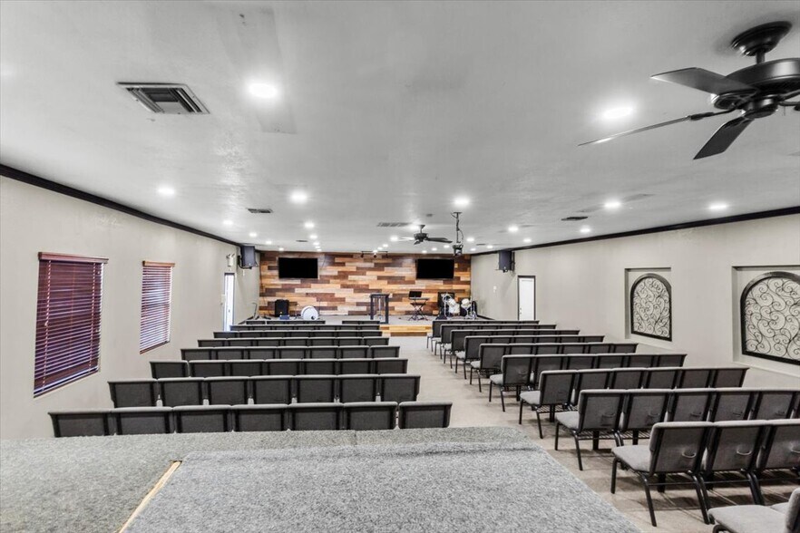 More Photos Of 11385 Cedar Ave, Bloomington Religious Facility For Sale