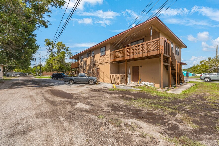 More Photos Of 1626 49th St S, Gulfport Storefront Retail Residential For Sale