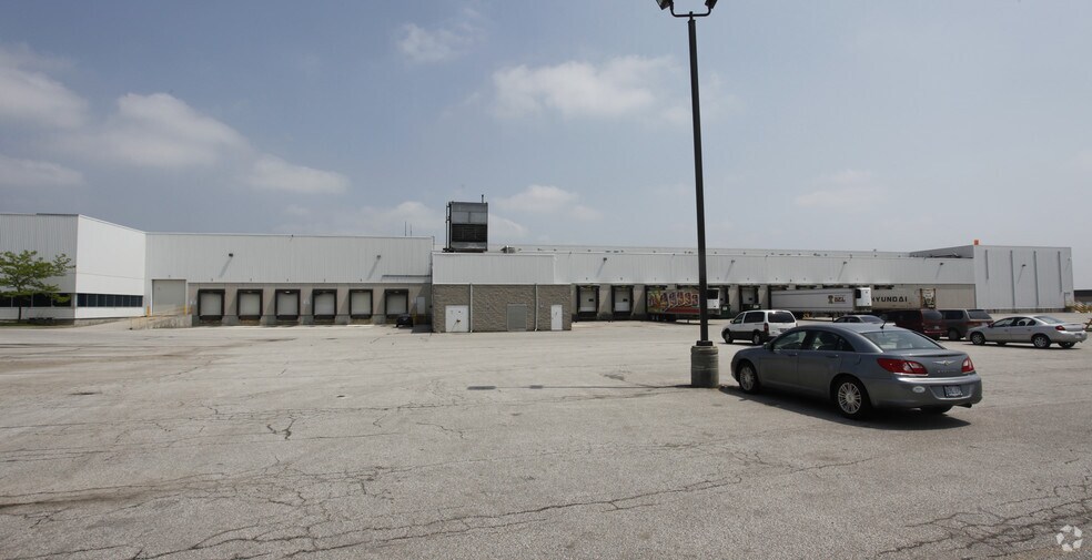 More Photos Of 225 Rexdale Blvd, Toronto Refrigeration Cold Storage For Lease
