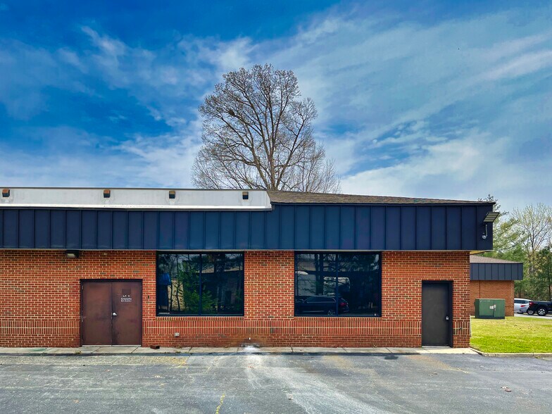 More Photos Of 11835 Canon Blvd, Newport News Office For Lease