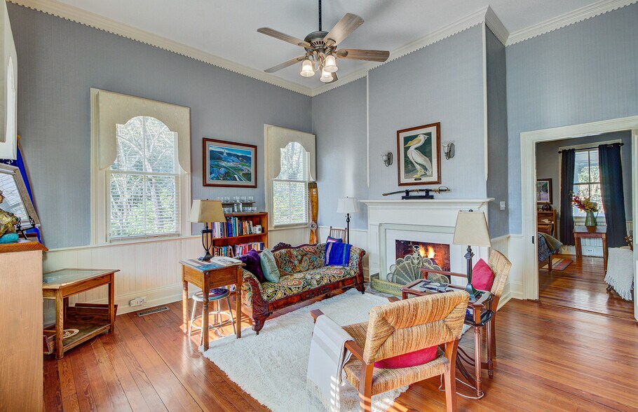 More Photos Of 112 S Magnolia St, Summerville Office Residential For Lease