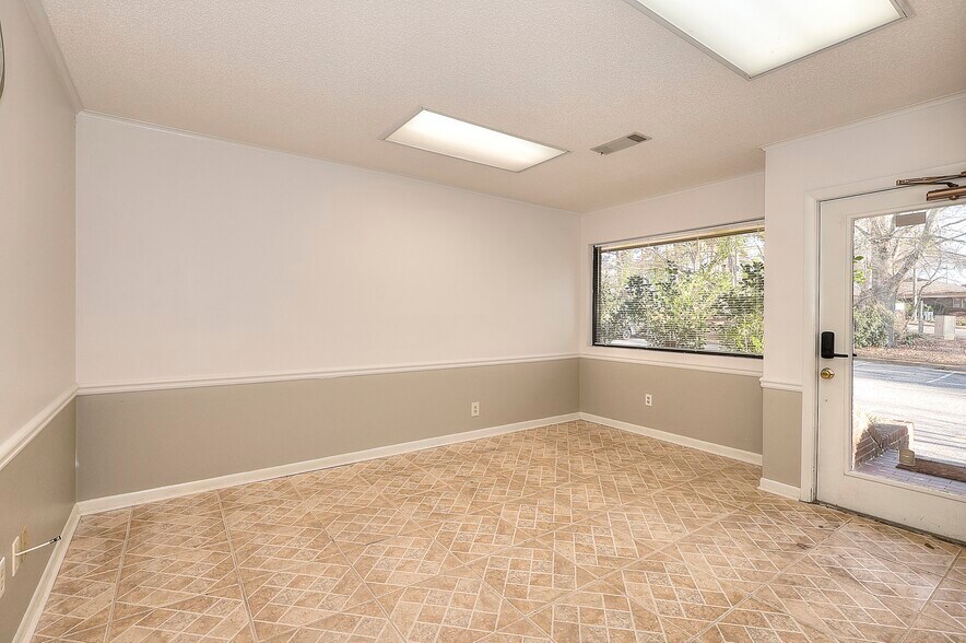 More Photos Of 11205 Alpharetta Hwy, Roswell Office Residential For Lease