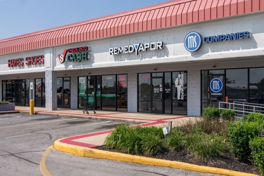 More Photos Of 218-230 S L Rogers Wells Blvd, Glasgow General Retail For Lease