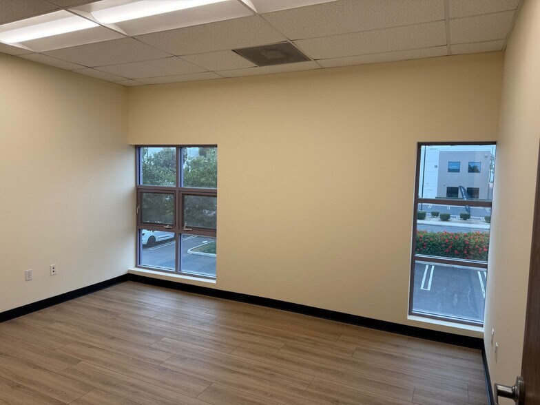 More Photos Of 1201 Maulhardt Ave, Oxnard Warehouse For Lease