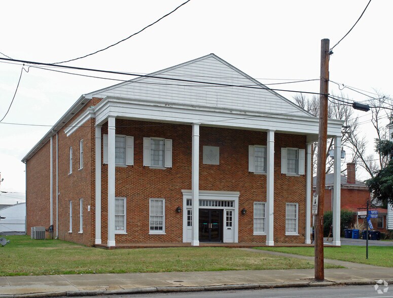 More Photos Of 115 S Sycamore St, Petersburg Lodge Meeting Hall For Lease