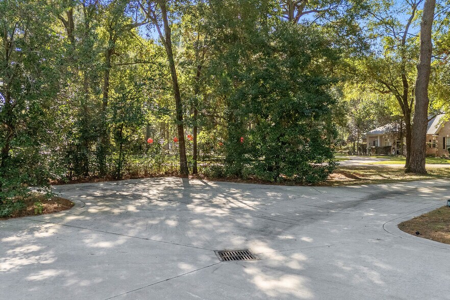 More Photos Of 16621 Hereford Dr, Tomball Flex For Sale