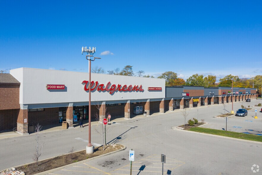 More Photos Of 1002-1080 S Elmhurst Rd, Mount Prospect Storefront For Lease