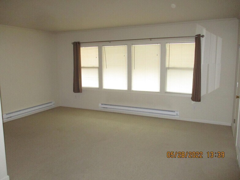 More Photos Of 531 N 11th St, Klamath Falls Apartments For Sale