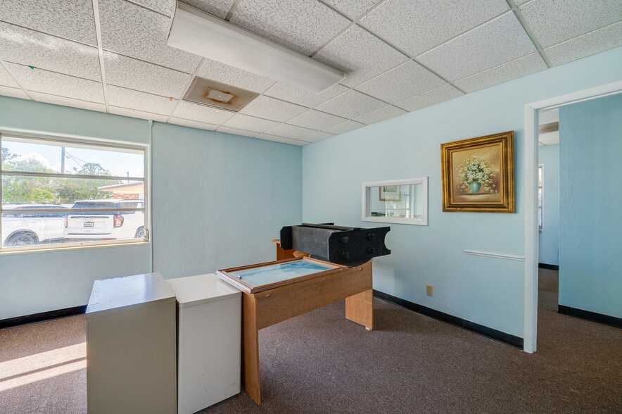More Photos Of 2763 S Ridgewood Ave, South Daytona Office For Sale