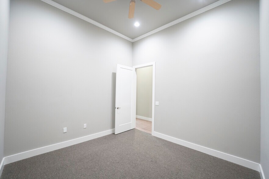 More Photos Of 1400 N Coit Rd, McKinney Unknown For Lease