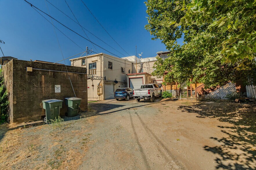 More Photos Of 105 Main St, Jackson Bar For Sale