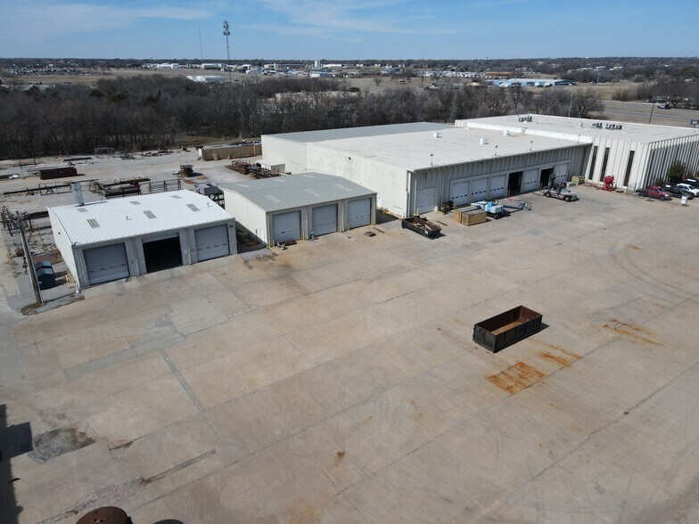 More Photos Of 1200 E Highway 7, Duncan Manufacturing For Sale