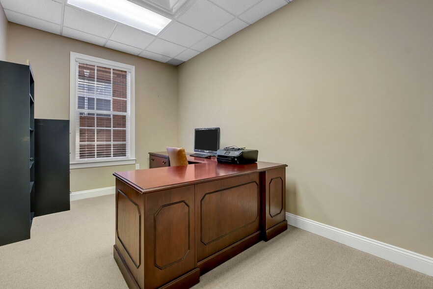 More Photos Of 2104 Delta Way, Tallahassee Office For Sale