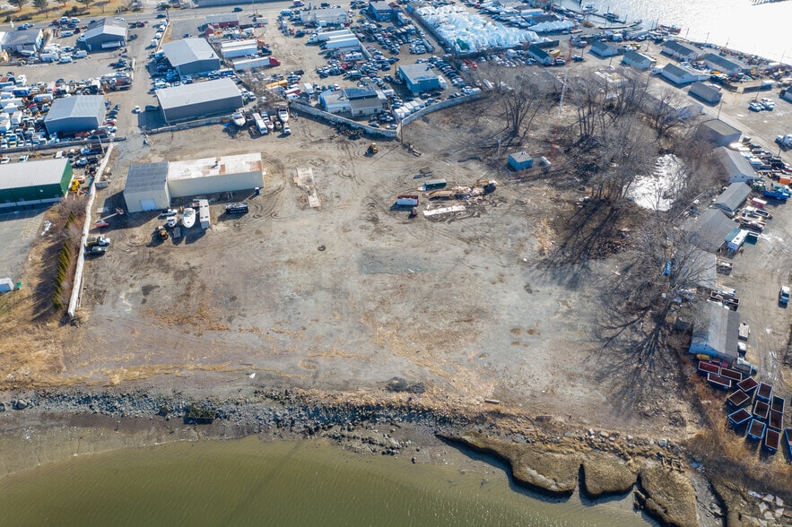 More Photos Of 1069R Western Ave, Lynn Land For Lease