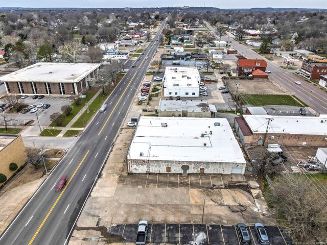 More Photos Of 800 W Okmulgee St, Muskogee Light Distribution For Sale