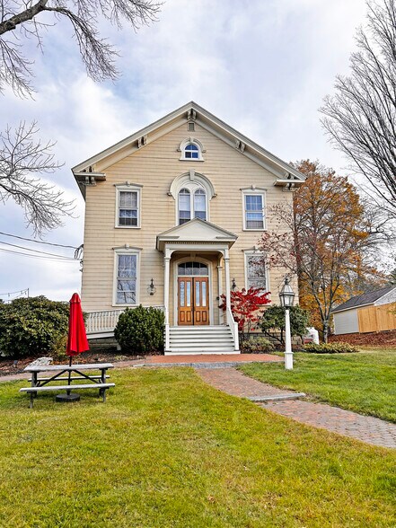 Primary Photo Of 189 Main St, Yarmouth Restaurant For Lease