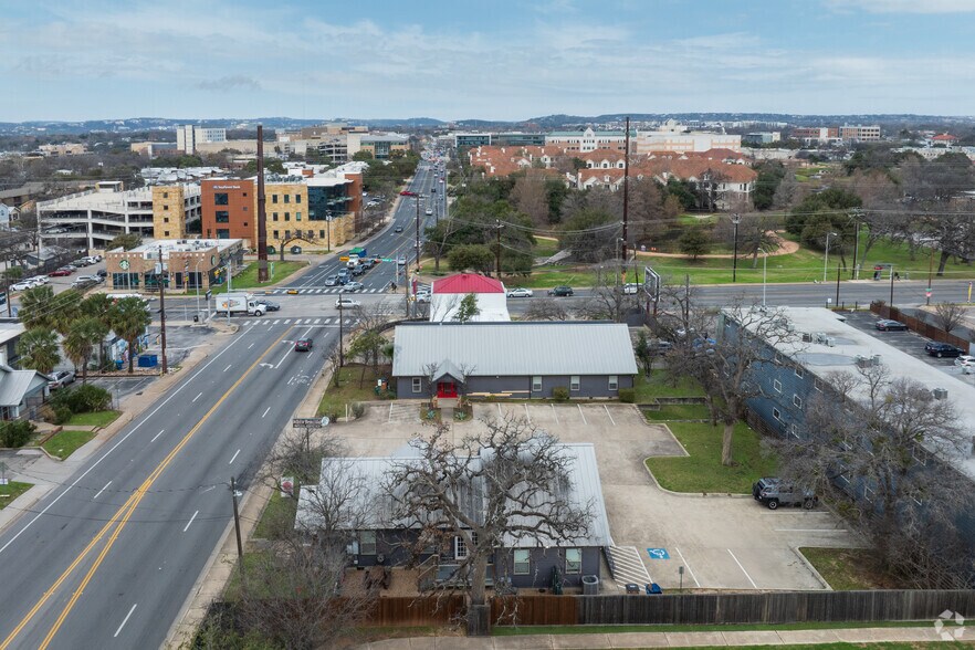More Photos Of 504 W 38th St, Austin Unknown For Lease