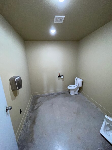 More Photos Of 9606 Interstate 20, Eastland Light Manufacturing For Sale