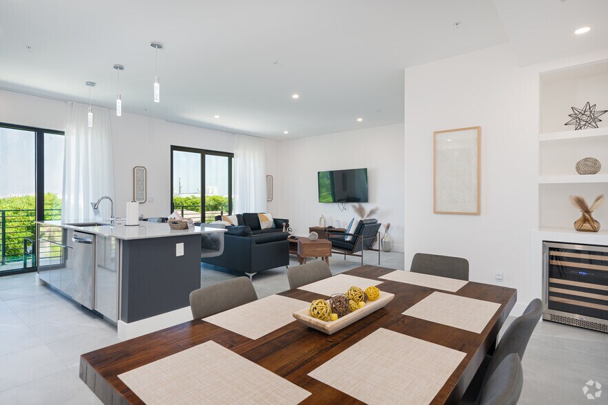 More Photos Of 2100 Miami Rd, Fort Lauderdale Apartments For Sale