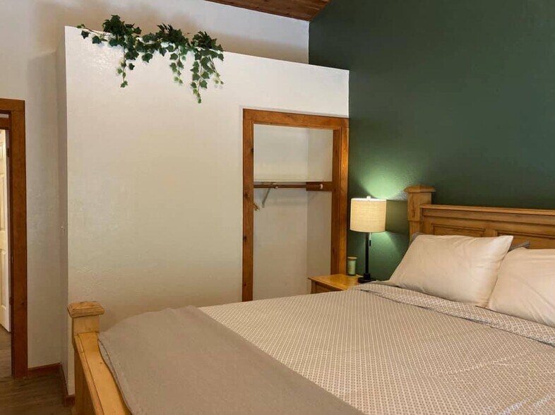 More Photos Of 7582 Buck Brush, Portola Hotel For Sale