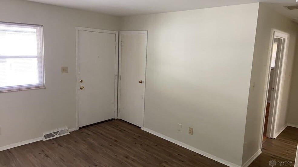 More Photos Of 3220 Illinois Ave, Middletown Apartments For Sale