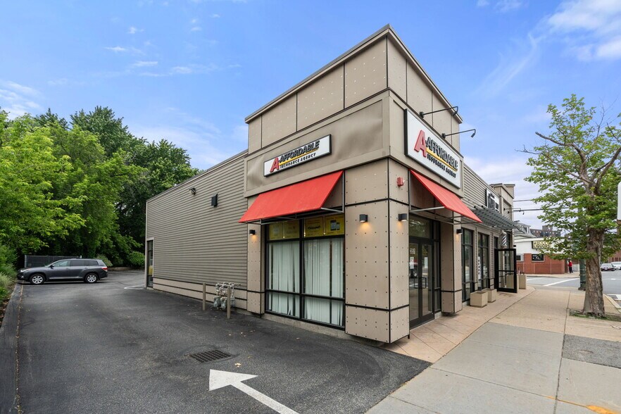 More Photos Of 347-351 Main St, Watertown Freestanding For Lease
