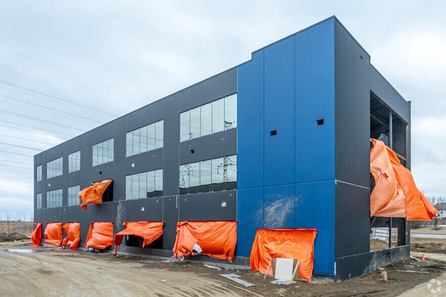 Primary Photo Of 5003 28 St NW, Edmonton Service For Lease