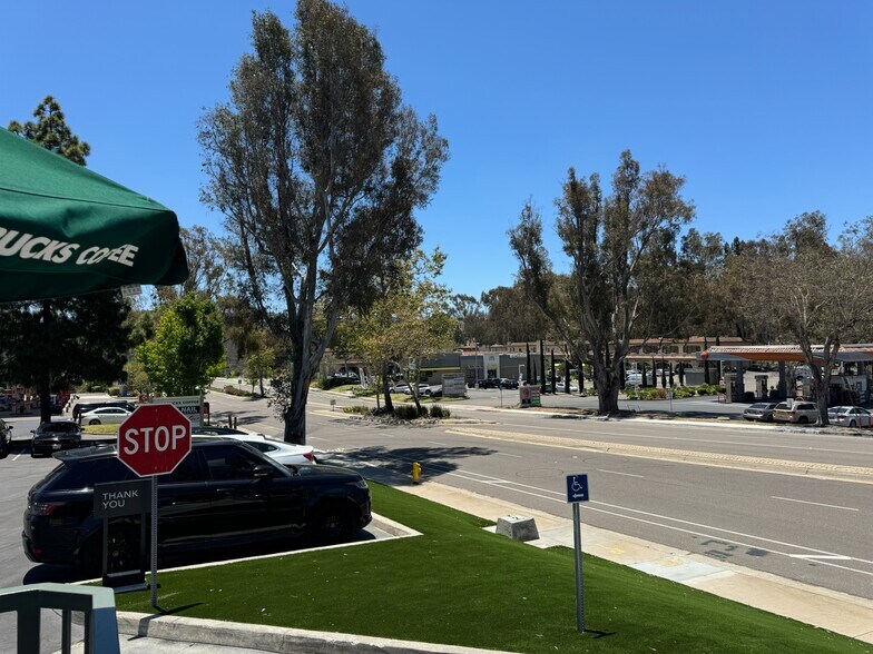More Photos Of 12889 Rancho Penasquitos Blvd, San Diego Freestanding For Lease