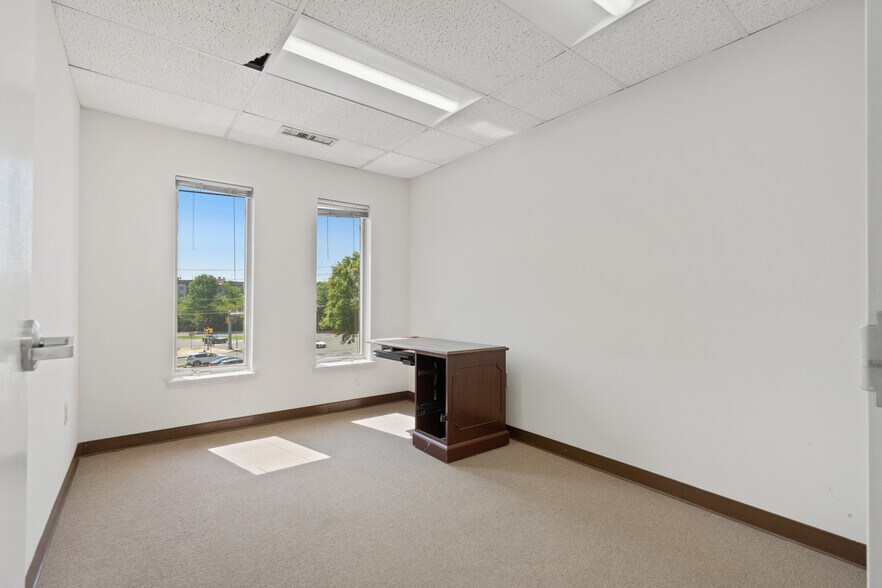 More Photos Of 9522 State Route 29, Fairfax Office For Sale