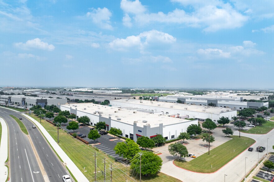 More Photos Of 6301 E Stassney Ln, Austin Manufacturing For Lease