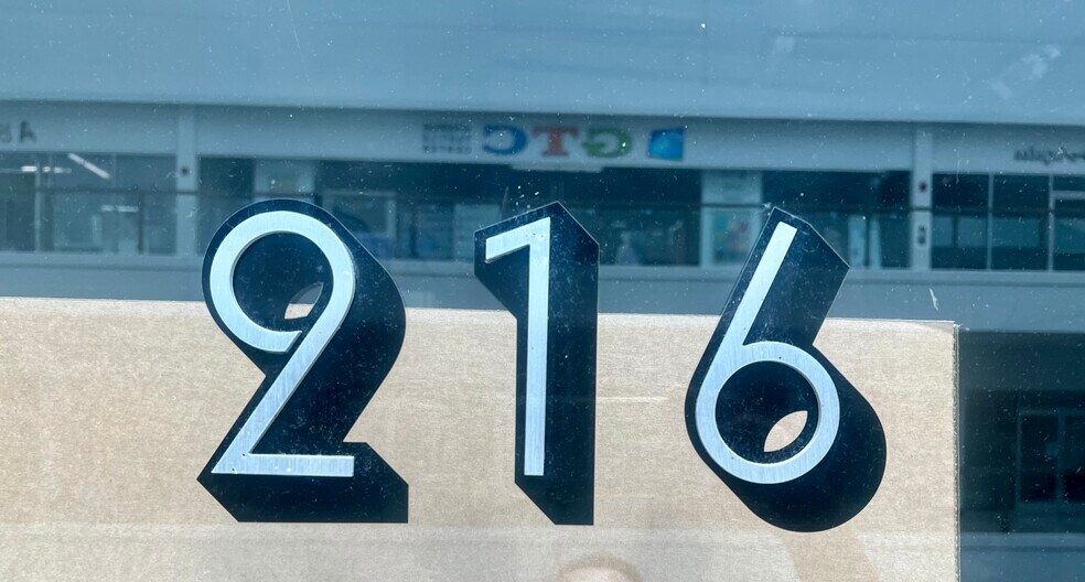 More Photos Of 1458 S San Pedro St, Los Angeles Unknown For Lease