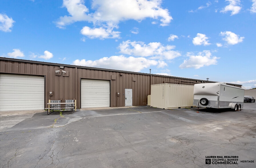 More Photos Of 400-460 Fame Rd, Dayton Light Distribution For Lease