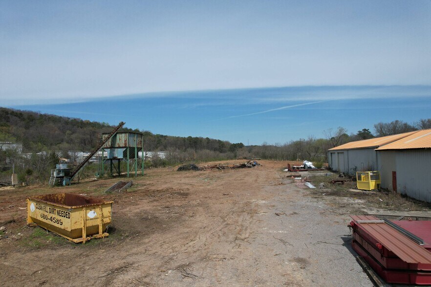 More Photos Of 6111 Sunrise Dr, Pinson Warehouse For Lease