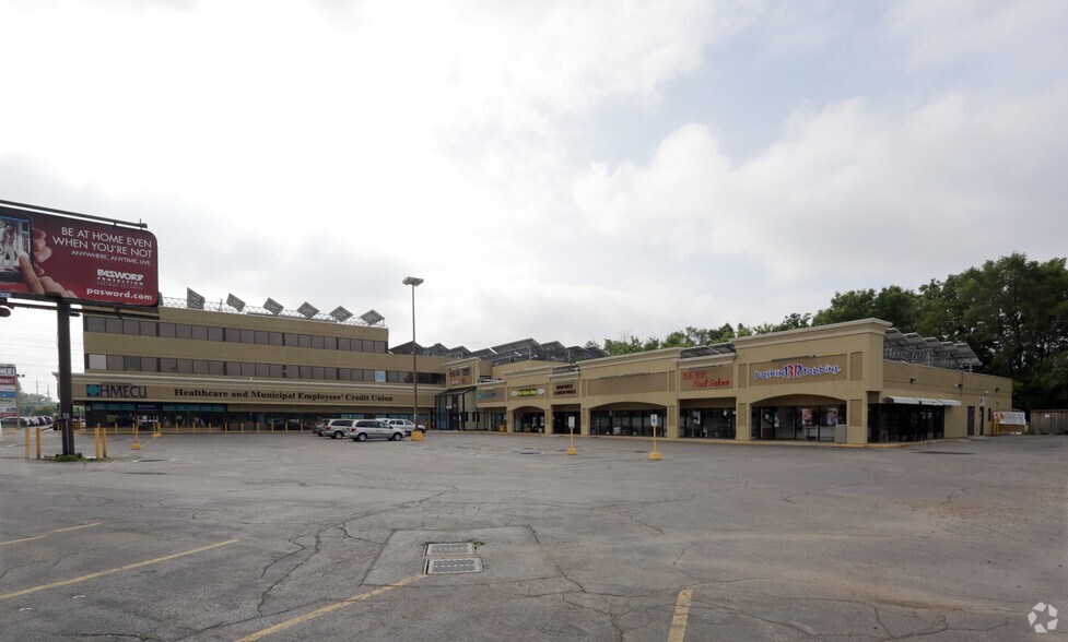 More Photos Of 1685 Main St W, Hamilton Storefront For Lease