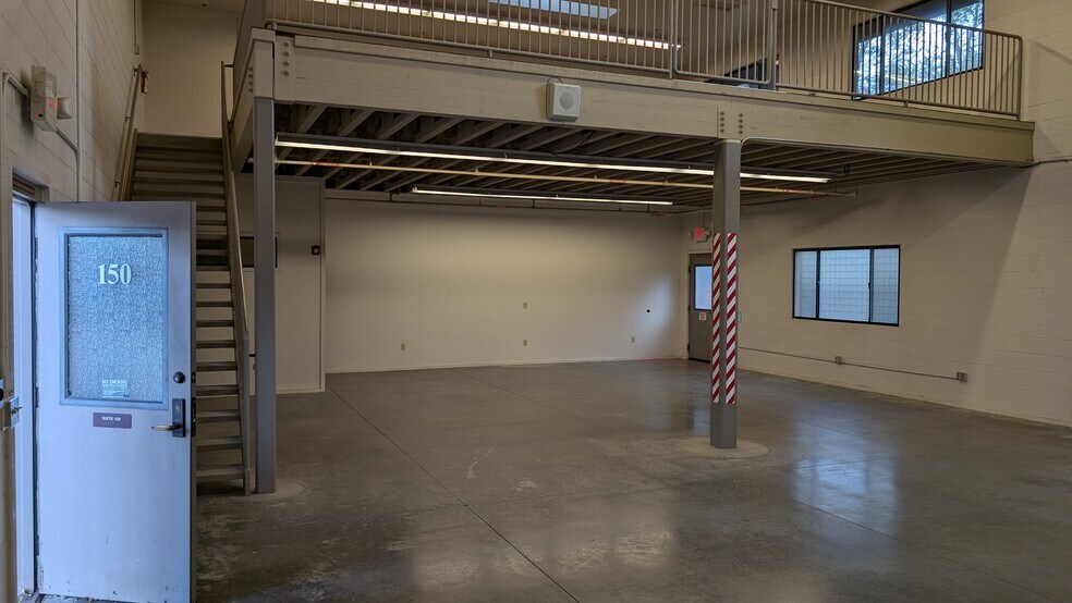 More Photos Of 3111 N Caden Ct, Flagstaff Showroom For Lease