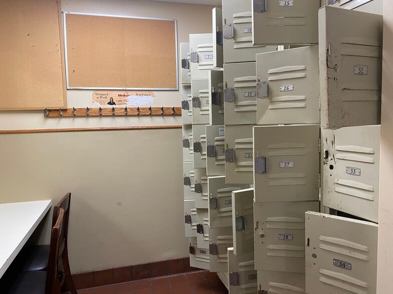 More Photos Of 2199 Riverside Dr, Columbus Restaurant For Lease