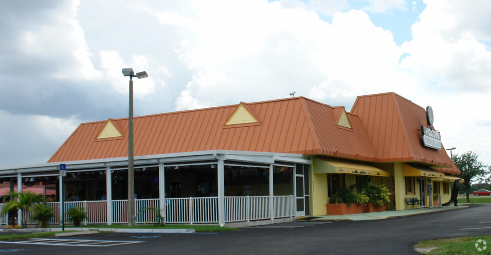 Primary Photo Of 4451 Veronica S Shoemaker Blvd, Fort Myers Restaurant For Sale