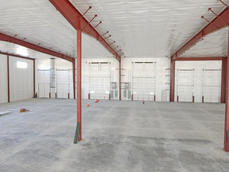 More Photos Of 3300-3310 Mound Rd, Joliet Warehouse For Lease