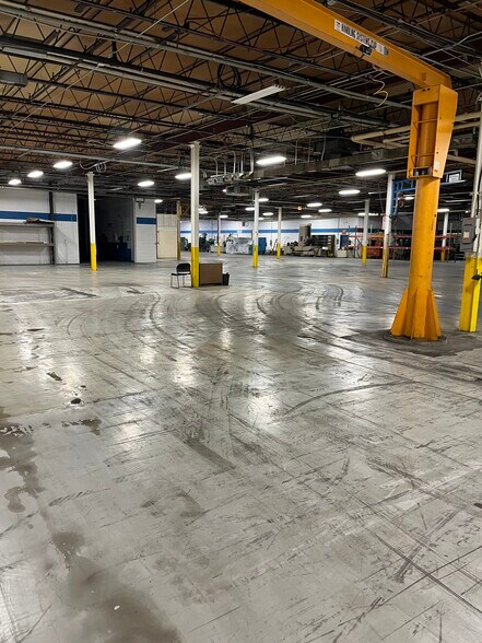 More Photos Of 820 Cochran St, Statesville Warehouse For Lease