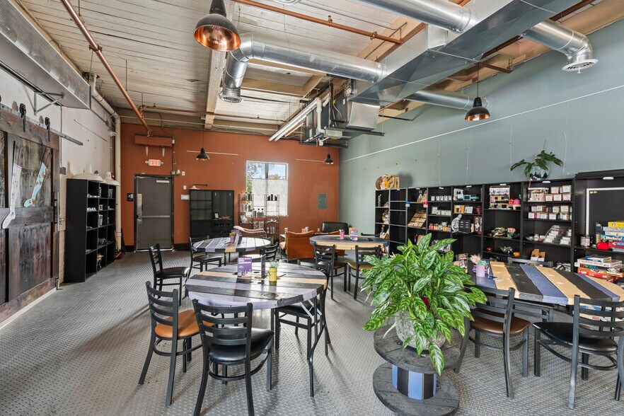 More Photos Of 500 Bridge St, Weissport Restaurant For Sale