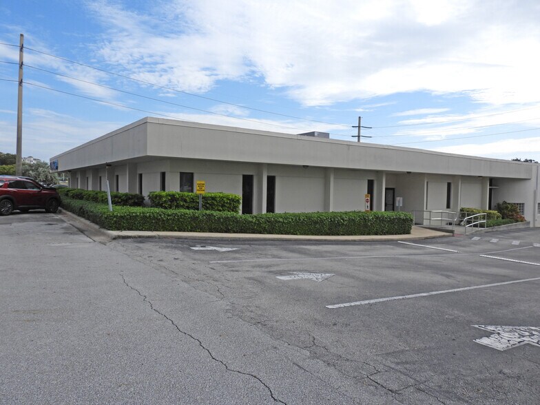 More Photos Of 505 Brevard Ave, Cocoa Bank For Lease