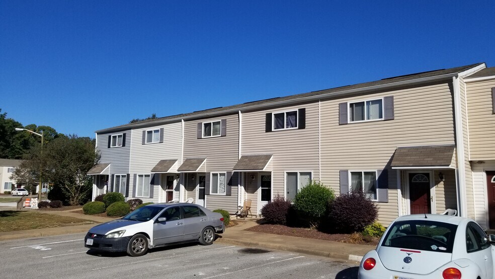 More Photos Of 156 Delmar Ln, Newport News Apartments For Sale