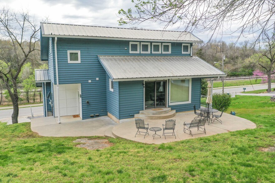 More Photos Of 4114 S Lone Pine Ave, Springfield Office Residential For Sale