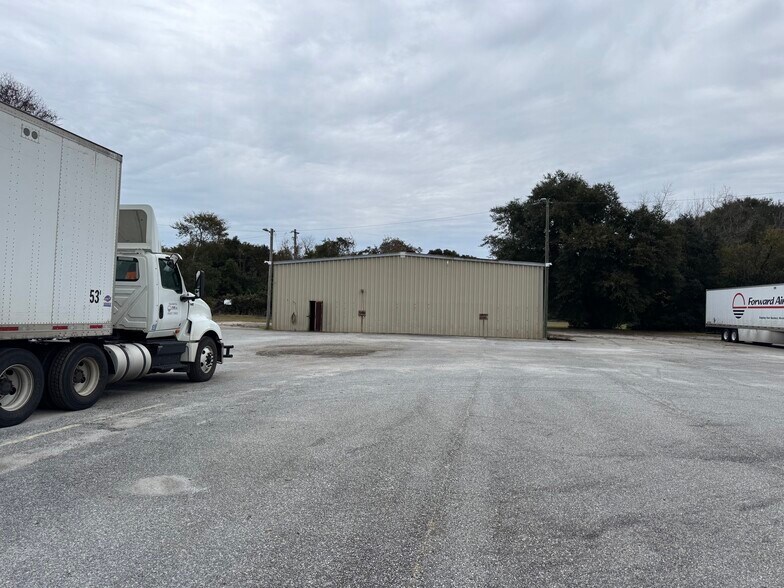 More Photos Of 1710 W Town rd, Albany Truck Terminal For Sale