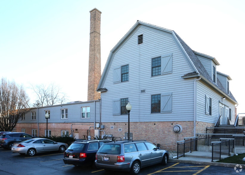 More Photos Of 105 S Roselle Rd, Schaumburg Office For Lease