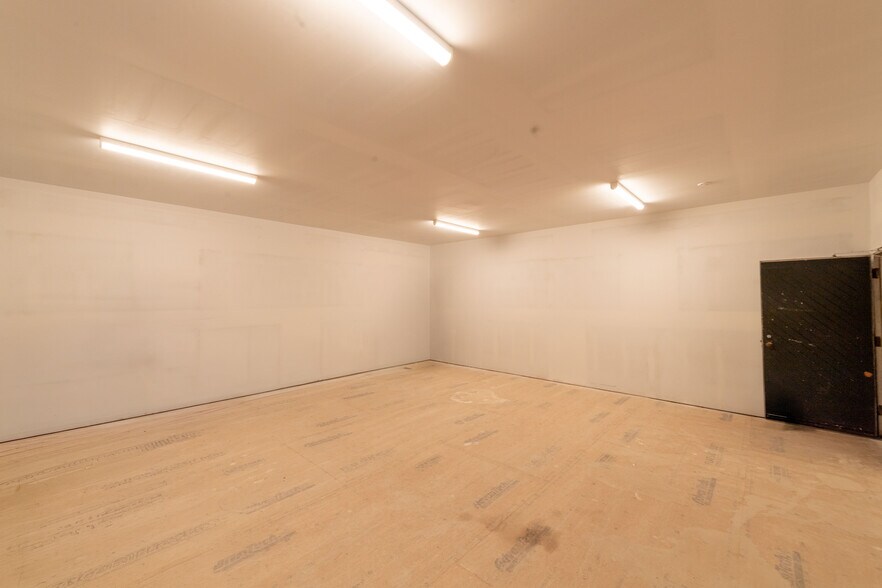 More Photos Of 115 S Jackson St, Salisbury Restaurant For Lease