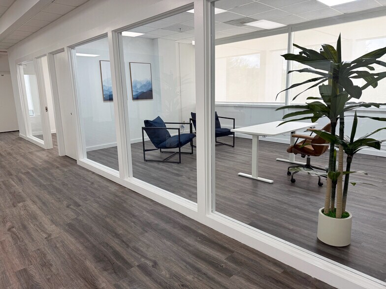 More Photos Of 104 N Main St, Gainesville Office For Lease